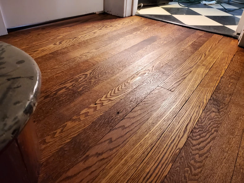 Hardwood-Floors-Transitioning-to-Tile